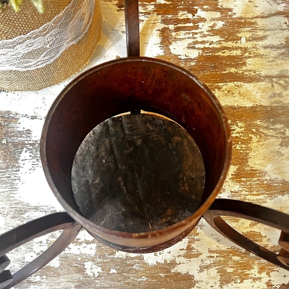 Mexican Hurricane Lamp Base 3 Leg Iron Holder Handmade Red Oxide Finish - Picture 4 of 4